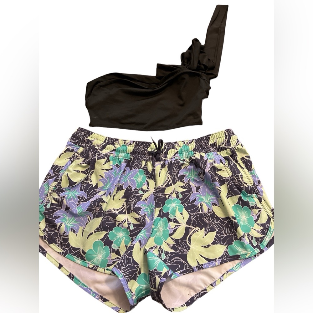 Crop top beach shorts